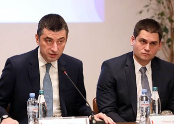 “გამომრჩა”; “მას არ სურს” – რატომ არ არის სიაში მიხეილ დაუშვილი, რომელიც გახარიას გუნდში დარსების დღიდანაა?