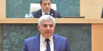 მე-12 კლასის ისტორიის მასალის რედაქტორი, რუსული კანონის ხელმომწერი, გიორგი სოსიაშვილია – გიორგი ჯავახიშვილი