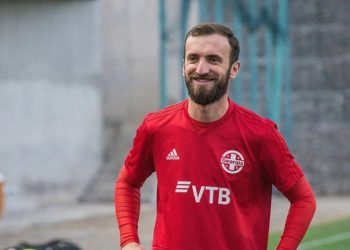 ნიკა კვეკვესკირი ნირეგაზას ფეხბურთელია