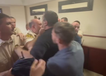 მანდატურებმა ლევან ხაბეიშვილი პროცესიდან გამოაძევეს – დაპირისპირება სხდომაზე