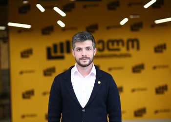 “აი, სად არის ამ ქვეყნის გადარჩენის გასაღები!” – რა მიზეზით ტოვებენ საუბნო კომისიებს თავმჯდომარეები