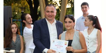 ლანჩხუთში წარმატებული კურსდამთავრებულების დაჯილდოების ცერემონია გაიმართა