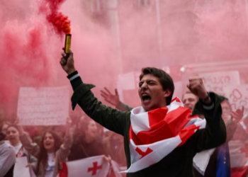 Financial Times: “დასავლეთი საქართველოში კრიზისისთვის უნდა მოემზადოს – ქვეყანა უკონტროლო დინებაშია”