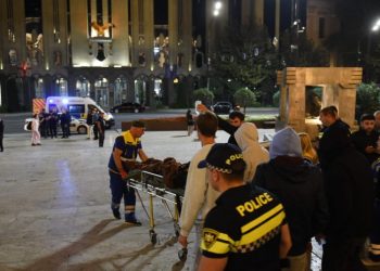 პარლამენტთან მოშიმშილე შუქრუთელი შეუძლოდ გახდა და კლინიკაშია გადაყვანილი