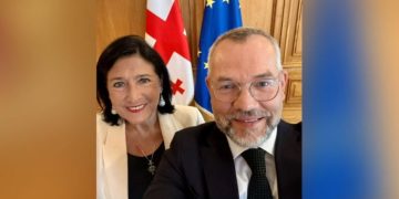 „თუ მამაც პოლიტიკოსს ეძებთ, მას საქართველოში იპოვით!“ – როთი ზურაბიშვილზე