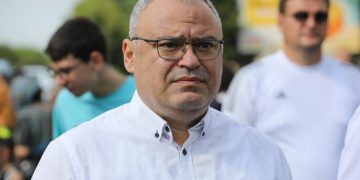 ანა წითლიძის დავალებით ენმ-ის აქტივისტები „ქართული ოცნების“ პლაკატებს აზიანებენ – მამუკა წოწერია