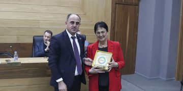 სემეკის საქმიანობის განვითარებაში შეტანილი წვლილისთვის დავით ნარმანიამ სემეკის თანამშრომლები დააჯილდოვა