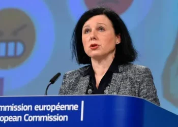 საქართველოს მთავრობის უპრეცედენტო ანტიდემოკრატიული ქმედებებისა და რიტორიკის საპასუხოდ საქართველოს ევროკავშირში გაწევრიანების პროცესი შეჩერდა -ევროკომისიის ვიცე-პრეზიდენტი