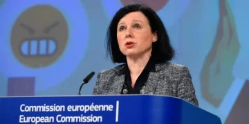 საქართველოს მთავრობის უპრეცედენტო ანტიდემოკრატიული ქმედებებისა და რიტორიკის საპასუხოდ საქართველოს ევროკავშირში გაწევრიანების პროცესი შეჩერდა -ევროკომისიის ვიცე-პრეზიდენტი