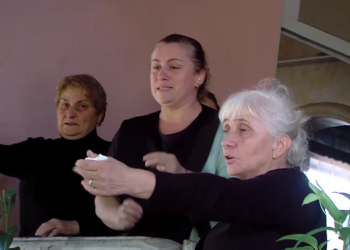 ,,იძახდა ყველა უნდა მოვკლაო, ჯერ თავში ესროლა, მერე გულშიც ესროლა” – ინტერვიუ ქობულეთში მოკლული მეზღვაურის ოჯახთან