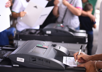 საქართველოში საპარლამენტო არჩევნები მიმდინარეობს – საარჩევნო უბნები 06:45 საათზე გაიხსნა, კენჭისყრა კი 08:00 საათზე დაიწყო