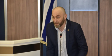 “აფხაზებსაც უნდა მოვუხადოთ ბოდიში და ოსებსაც…” – აჭარის უმაღლესი საბჭოს “ოცნების” დეპუტატი, დავით ბაციკაძე