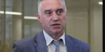 გამოსავალი ერთია: არც ბიძინა და არც მიშა – ზვიად ძიძიგური