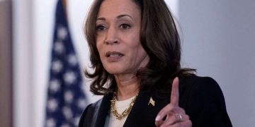 კამალა ჰარისმა განაცხადა, რომ უკრაინაში ომის დასრულების საკითხზე ვლადიმერ პუტინთან პირისპირ შეხვედრას უკრაინის გარეშე არ დათანხმდება