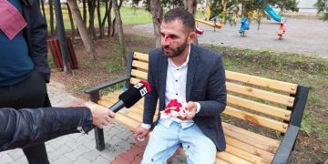 მარნეულში საარჩევნო უბანზე ენმ-ის რეგიონული ორგანიზაციის თავმჯდომარეს სცემეს