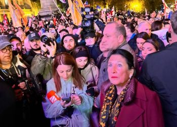 პრეზიდენტი თავისუფლების მოედანზე მივიდა