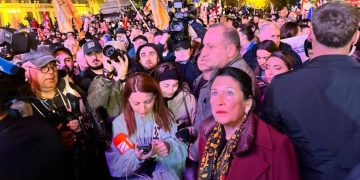 პრეზიდენტი თავისუფლების მოედანზე მივიდა