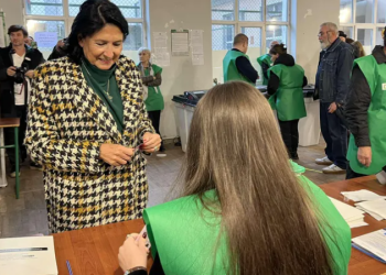 მე ხმა მივეცი ახალ საქართველოს, რომლის გულისთვისაც ამ ქვეყანაში 22 წლის წინ ჩამოვედი, რომელზეც ჩემი წინაპრები ლოცულობდნენ – საღამოს გაიმარჯვებს საქართველო – ზურაბიშვილი