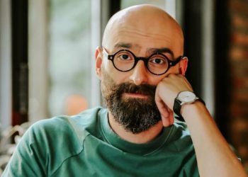 „ძვირფასო სელებრითებო, საწყენად არ მიიღოთ ეს რჩევა რა… აი, ინსტაგრამზე რომ „სთორის“ დადებთ ხალხის ირიბად მხარდასაჭერად…“ – დათო გორგილაძის მიმართვა