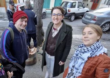 გრეტა ტუნბერგი რუსთაველზე, აქციაზეა