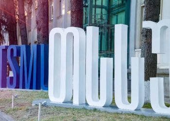 “გავიმარჯვებთ სახელოვნად!“ – თსსუ-ის სტუდენტები ბსუ-ის სტუდენტების პროტესტს შეუერთდნენ