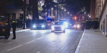 პარლამენტთან პოლიციის განსაკუთრებული მობილიზებაა