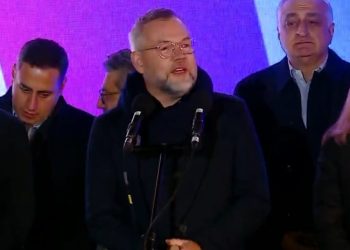 მეგობრებო, არ დანებდეთ. ჩვენ ვართ თქვენთან ერთად – როთი