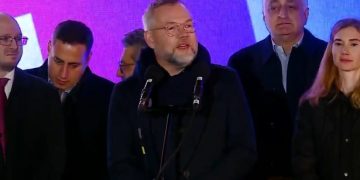 მეგობრებო, არ დანებდეთ. ჩვენ ვართ თქვენთან ერთად – როთი