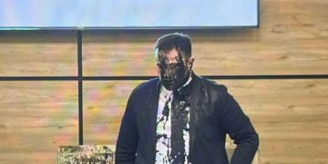 ,, ყველანი დავიცავთ კაცს, რომელმაც ყველაზე ნათლად და თვალსაჩინოდ “გაჟონა” ბიძინას საარჩევნო სისტემამ! ” – ნიკა გვარამია