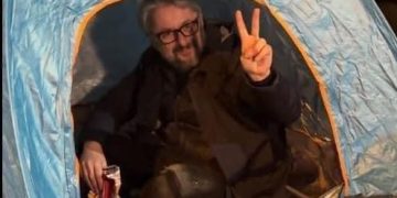 ქართველი პოლიციელის ფორმაში გადაცმული რუსული ომონი ვერ გიშველით – ნიკა გვარამია