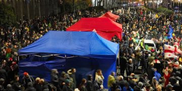 აქციის მონაწილეებმა, რუსთაველის გამზირზე, კარვები გაშალეს