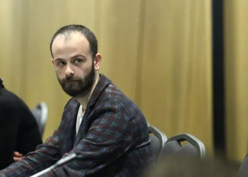 ,,დღეს რუსთაველზე გვარბევს რეჟიმი, რომელიც საქართველოს ხელისუფლება არაა“ – ვახუშტი მენაბდე