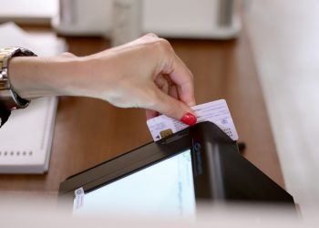 გამოძიების ფარგლებში ამომრჩეველთა ვერიფიკაციის აპარატები დაილუქა