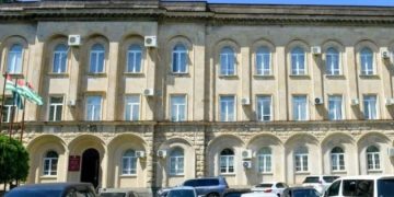 ოკუპირებული აფხაზეთის ე.წ. პარლამენტთან სპეცდანიშნულების რაზმია მობილიზებული – დღეს მასშტაბური დემონსტრაციაა დაანონსებული