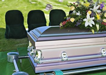 რა მომსახურებების გაწევა შეუძლია დამკრძალავ ბიუროს და რა განსაზღვრას ფასს?