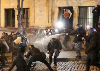 “ეკლესიაშიც შემოვარდნენ და დაგვარბიეს ,,სახელოვნად” – ალექსანდრე გიორგიშვილი