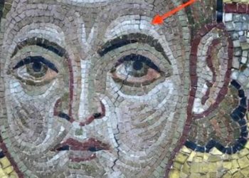 “ჩვილი ქრისტეს სახე გაიბზარა გელათის საკურთხევლის კონქში!” – რას წერს ილია ჭიღლაძე