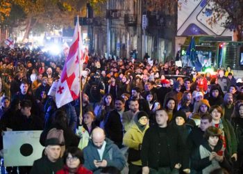 “ეს იცოდნენ “ოცნების” “ტიტუშკებმა” – სტუდენტები მსვლელობით ილიაუნთან მივიდნენ