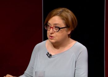 „თუ ასე არ ენდობოდნენ ერთმანეთს, მაშინ ვის აყრიდით თვალებში ნაცარს და რომელი კოალიციური მთავრობის ფორმირებას აპირებდით და რის და ვის ხარჯზე აპირებდით“ – ხათუნა ლაგაზიძე