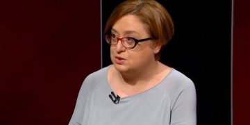 „თუ ასე არ ენდობოდნენ ერთმანეთს, მაშინ ვის აყრიდით თვალებში ნაცარს და რომელი კოალიციური მთავრობის ფორმირებას აპირებდით და რის და ვის ხარჯზე აპირებდით“ – ხათუნა ლაგაზიძე