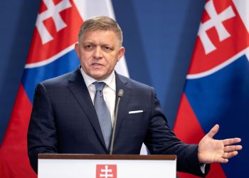 “ამას სიამოვნებით გავაკეთებ” – ფიცო მოსკოვში აღლუმს დაესწრება