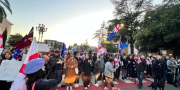 ზუგდიდში მოქალაქეები მსვლელობას მართავენ