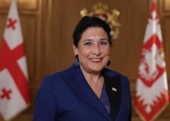 „მეცოდება, პირველ რიგში, კობახიძე, როგორც ამ კონსტიტუციის დამწერი“ – სალომე ზურაბიშვილი