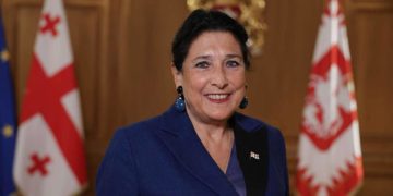 „მეცოდება, პირველ რიგში, კობახიძე, როგორც ამ კონსტიტუციის დამწერი“ – სალომე ზურაბიშვილი