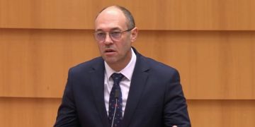 “მოლდოვაში რუსეთი დამარცხდა და ჩვენ ახლა მხარი უნდა დავუჭიროთ საქართველოს” – დავორ ივო სტიერი