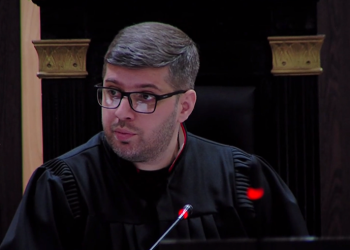 მოსამართლე ცეკვავამ 10 მომიტინგეს, ვინც გაყალბებულ არჩევნებს აპროტესტებდა, 500-500 ლარით დააჯარიმა