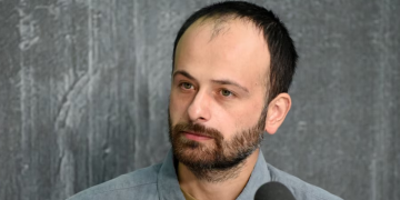 პარლამენტის უფლებამოსილების ცნობის სამართლებრივი მექანიზმებით შეფერხების ორი გზა – ვახუშტი მენაბდე