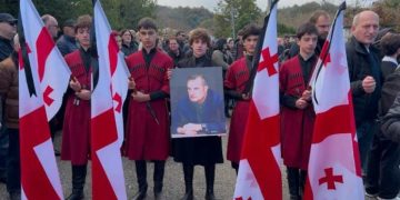 გია ხარჩილავას დედა – სამსახური დროებითია, ღირსება – მარადიული, აქაც, ამ ცხოვრებაშიც რომ გაძლიერებს და იქაც, ზეციურ სამყოფელშიც რომ მიგყვებათ!