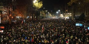 Visioner: გუშინ, ხელისუფლების ანტიდასავლურ პოლიტიკას 100 000-მდე ადამიანი აპროტესტებდა
