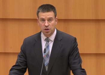 “ჩვენ უნდა დავაწესოთ სავიზო რეჟიმი, მაგრამ არ მივატოვოთ ქართველი ხალხი” – ჟური რატასი